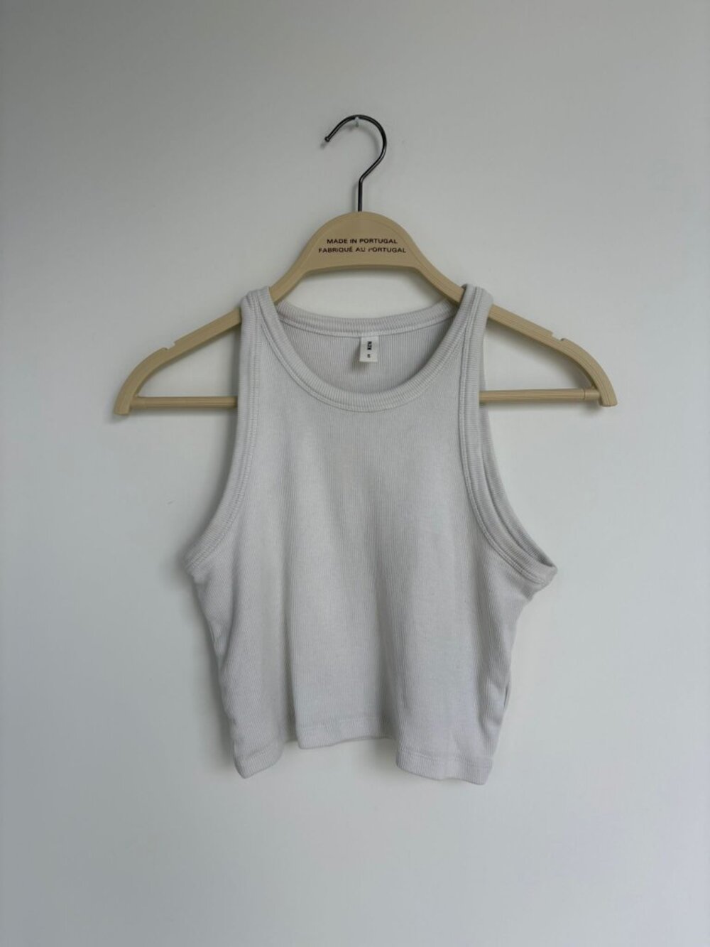 🤍 KOTN White Ribbed Cropped Tank – Size Small